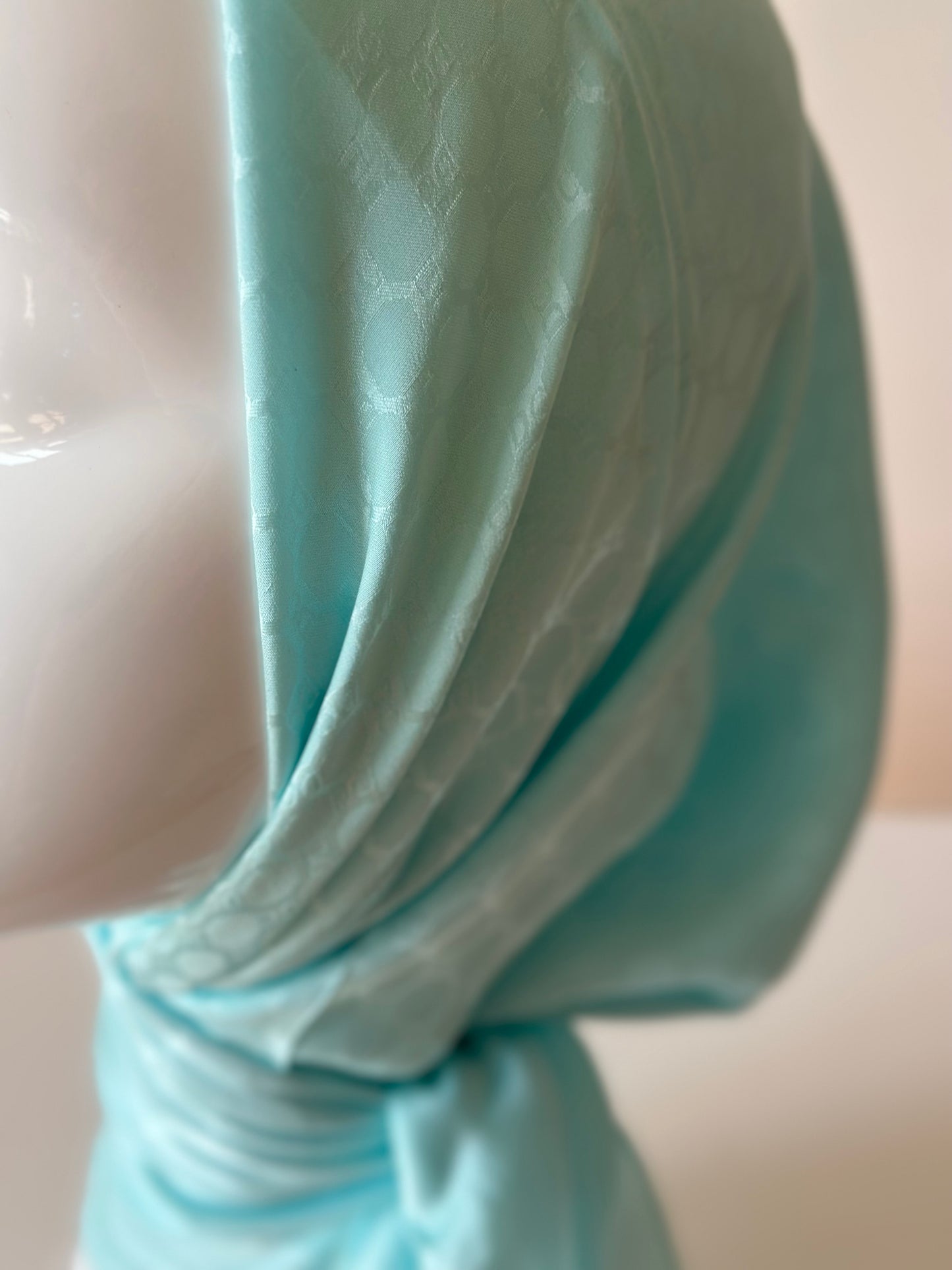 CARRÉ 90 LUXE CYAN