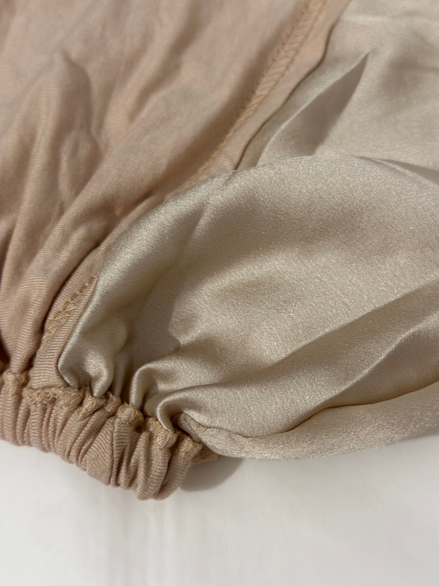 BONNET BEIGE INTÉRIEUR SATIN DE SOIE