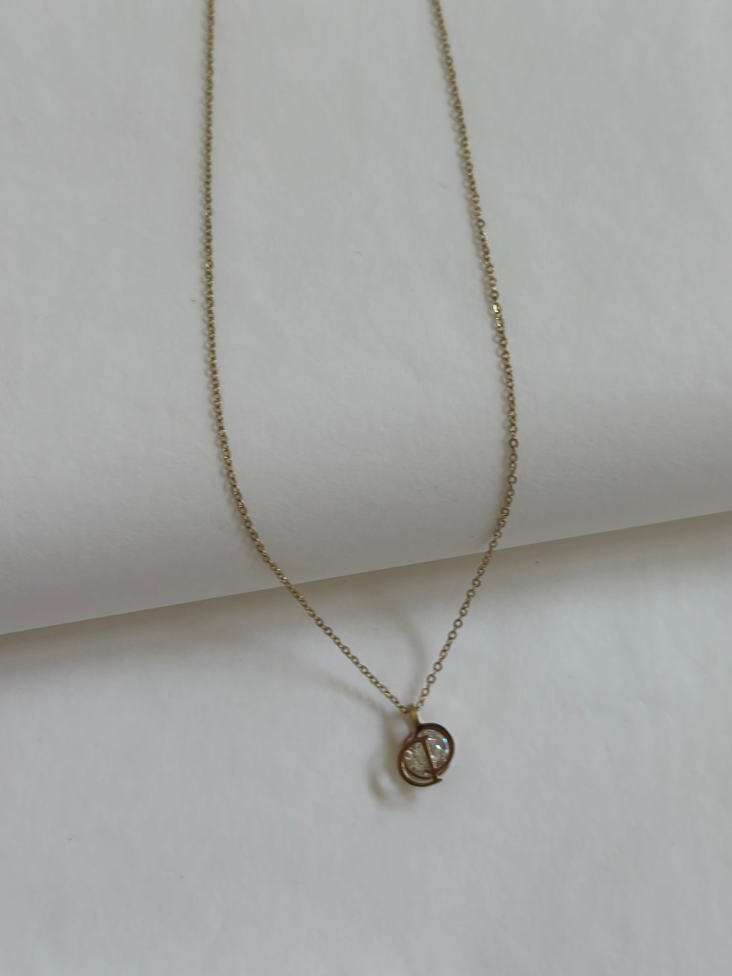 COLLIER DILA