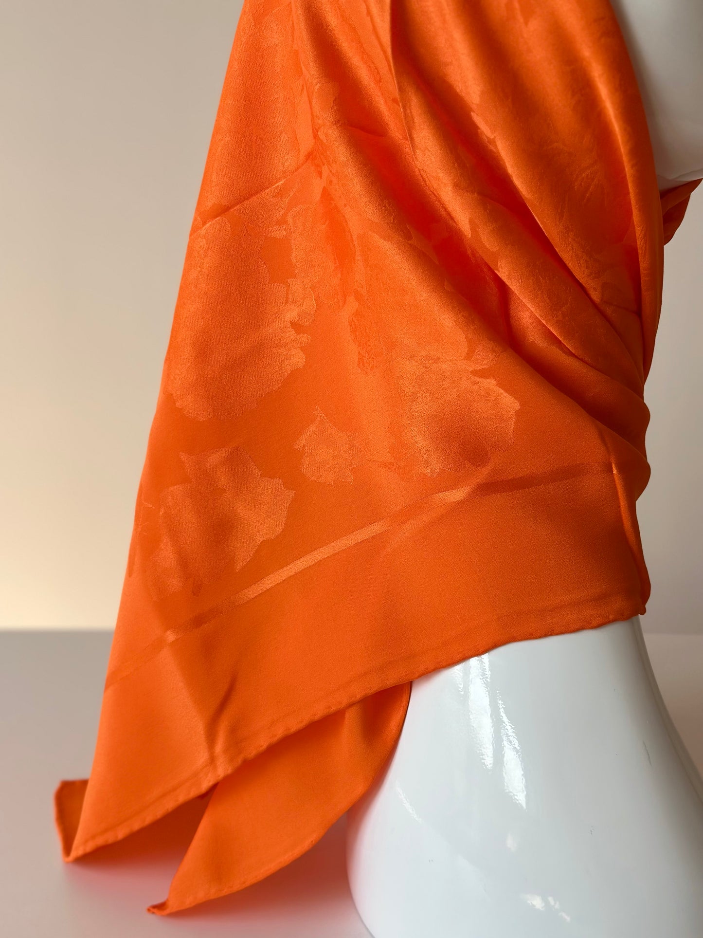 CARRÉ 90 LUXE ORANGE