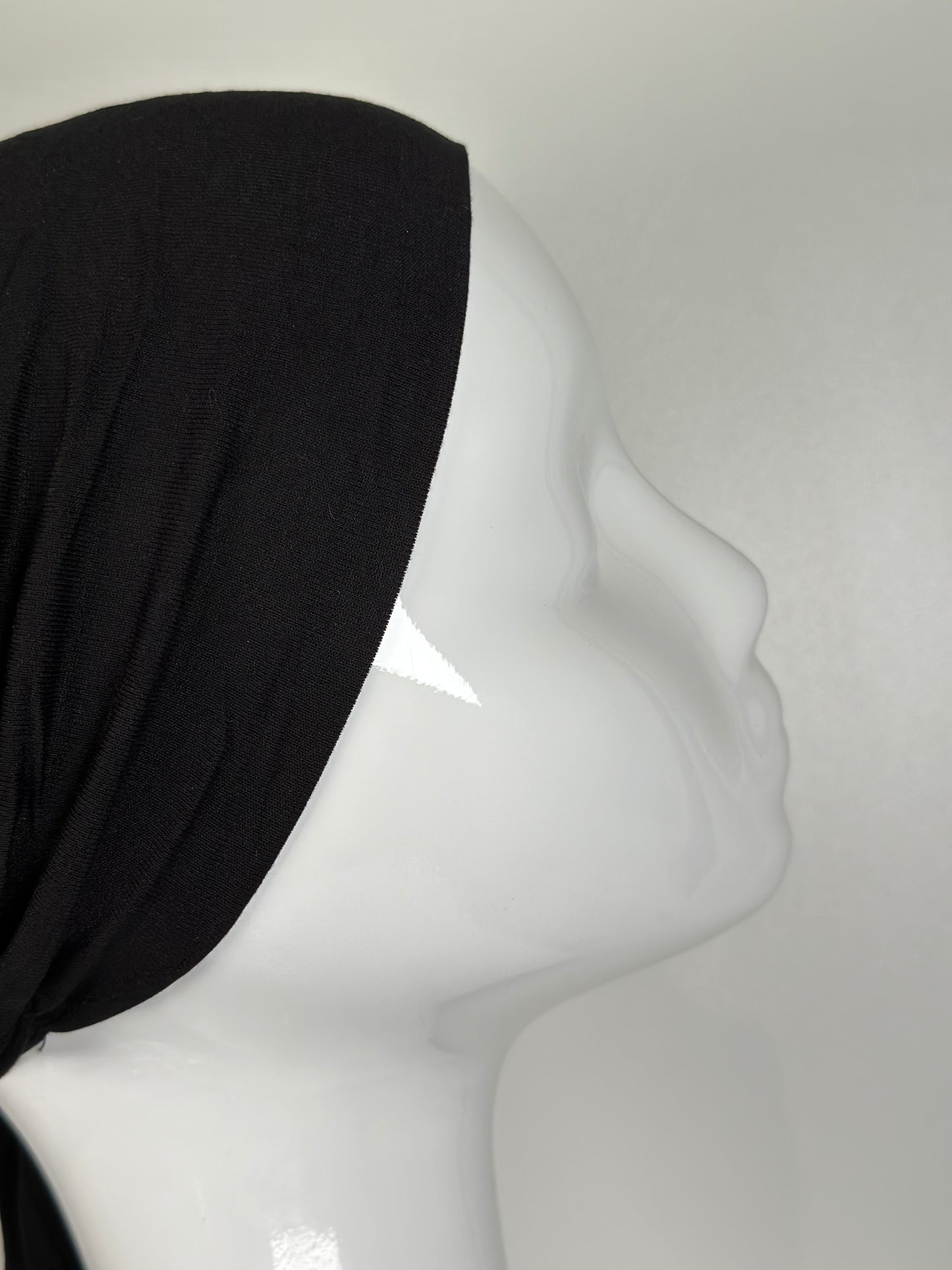 BONNET NOIR INTÉRIEUR SATIN DE SOIE
