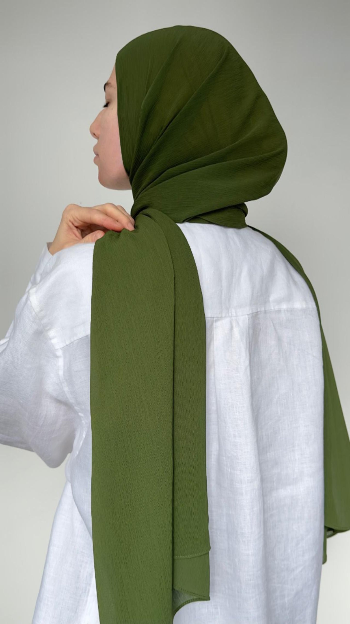 HIJAB MOUSSELINE RAYE À ENFILER VERT BOUTEILLE